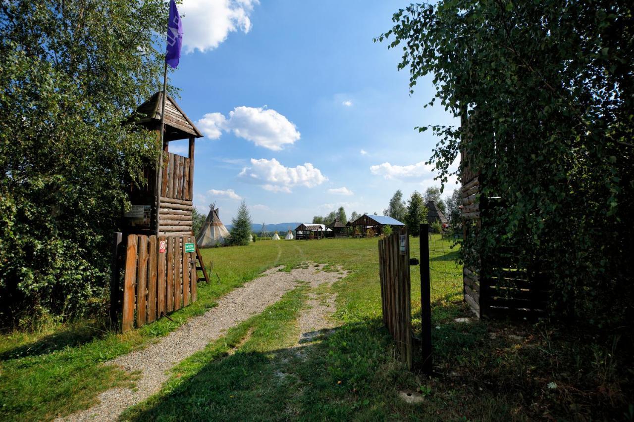 Fort Wapiti Zalasowa Exterior foto